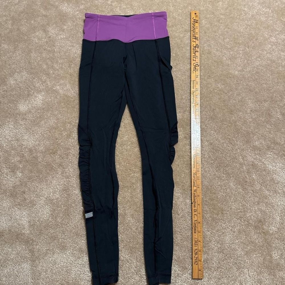 Vintage Y2K thrifted black and purple  lululemon leggings